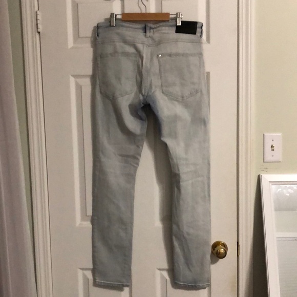 H&M Light-wash Jeans - Picture 2 of 7